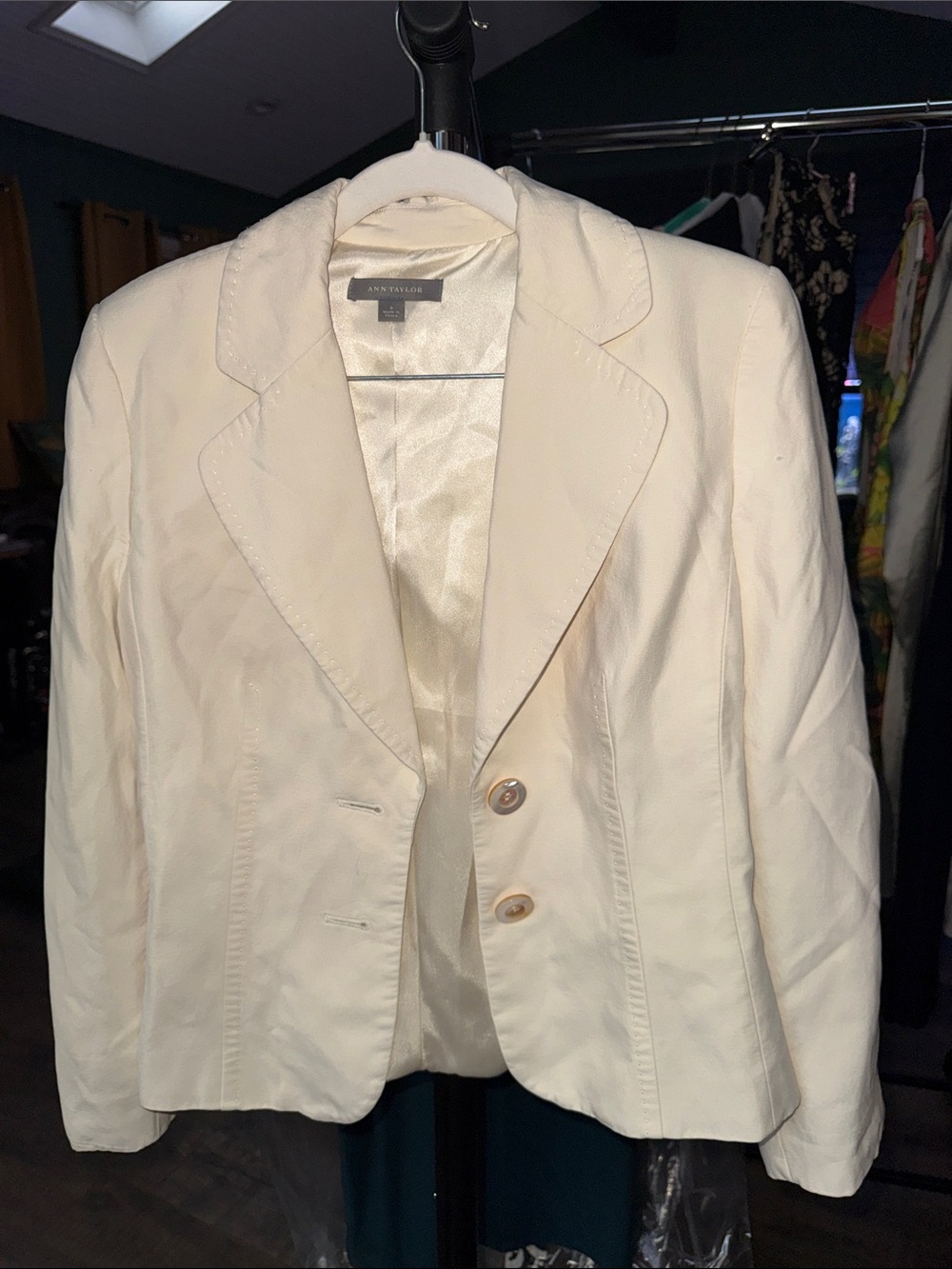 Ann Taylor Ivory Single-Breasted Notch Lapel Blazer